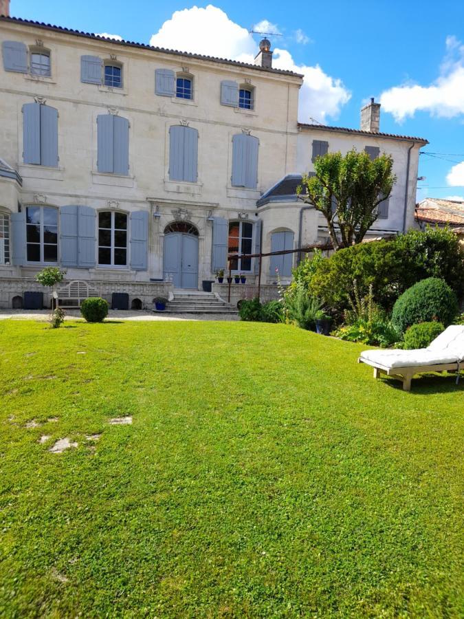 Le Jardin Des Anges Bed & Breakfast Saint-Jean-d'Angely Exterior photo