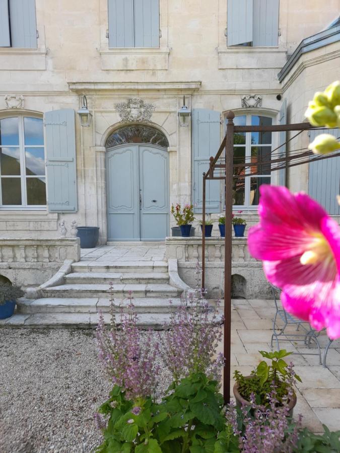 Le Jardin Des Anges Bed & Breakfast Saint-Jean-d'Angely Exterior photo