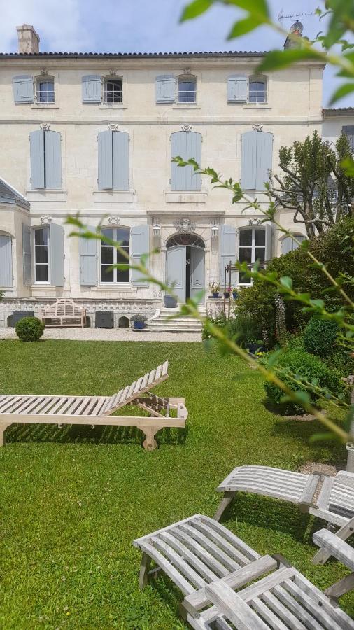 Le Jardin Des Anges Bed & Breakfast Saint-Jean-d'Angely Exterior photo