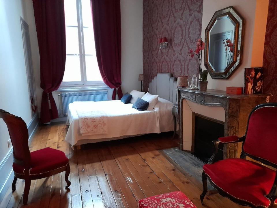 Le Jardin Des Anges Bed & Breakfast Saint-Jean-d'Angely Exterior photo